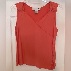 Jones Wear Studio tank top size Large in terracotta